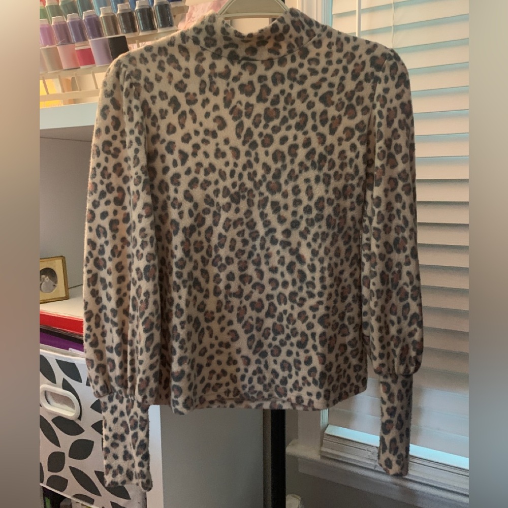 21 Saints Women’s Leopard Print Long Sleeve Mock Neck Puff Sleeve Blouse Size S